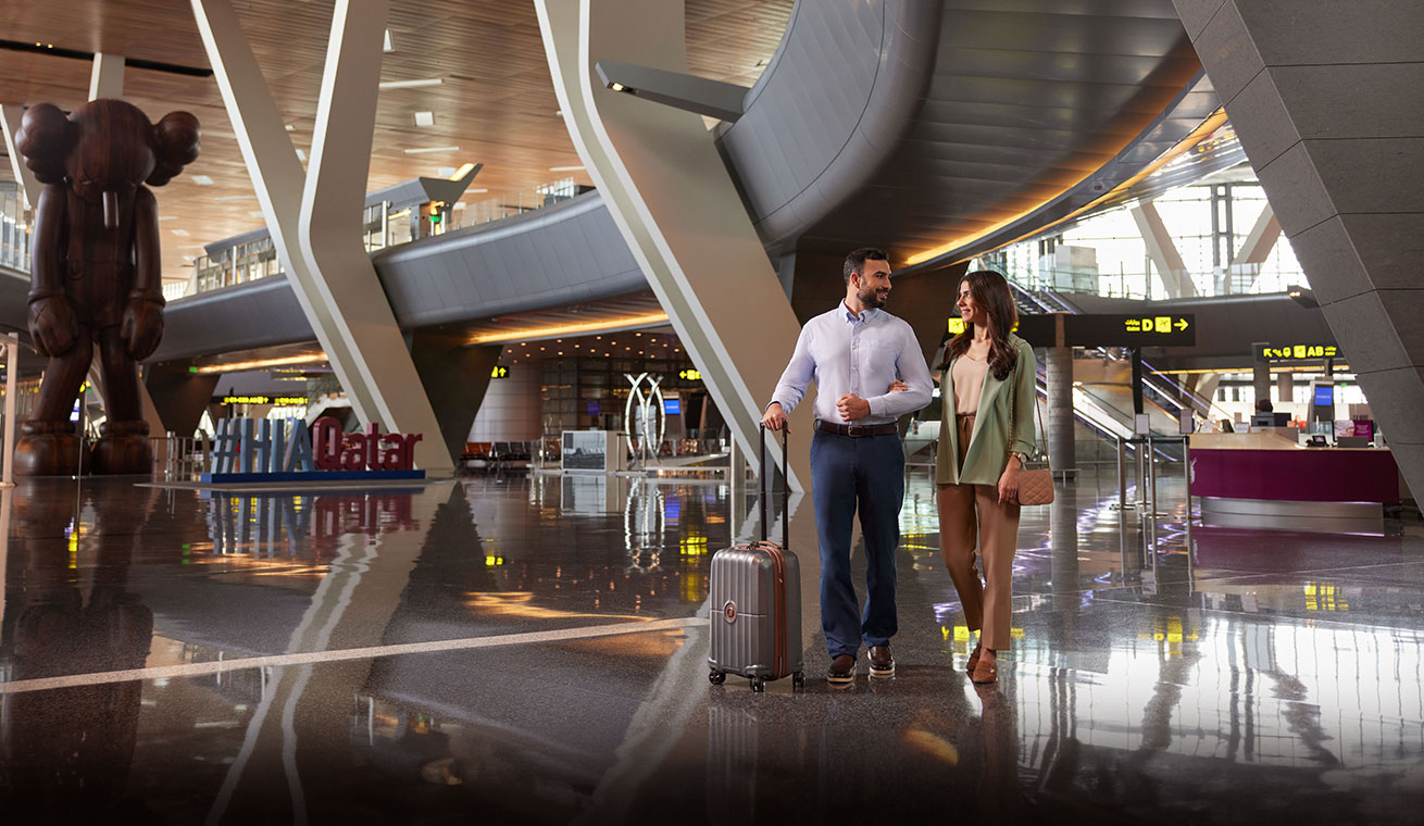 Aéroport international de Doha avec des voyageurs